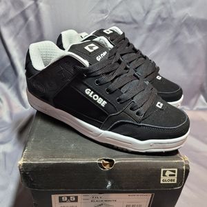Globe Tilt Sneakers NIB